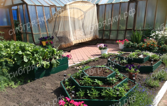 Клумба "Альпийская горка" в Красноярске Клумба "Альпийская горка" в Красноярске